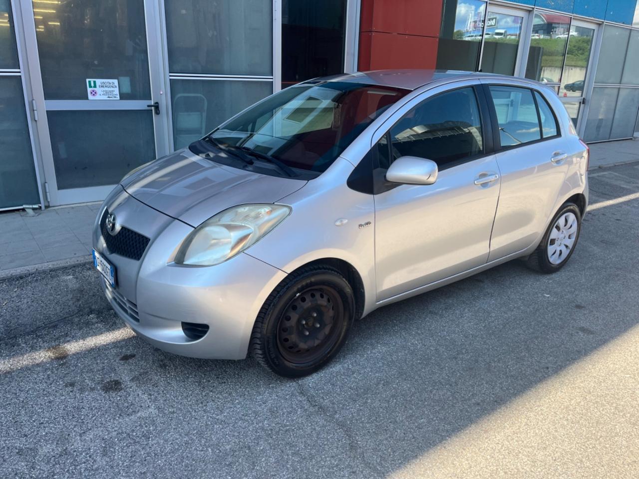 Toyota Yaris 1.4 D-4D 5 porte Sol