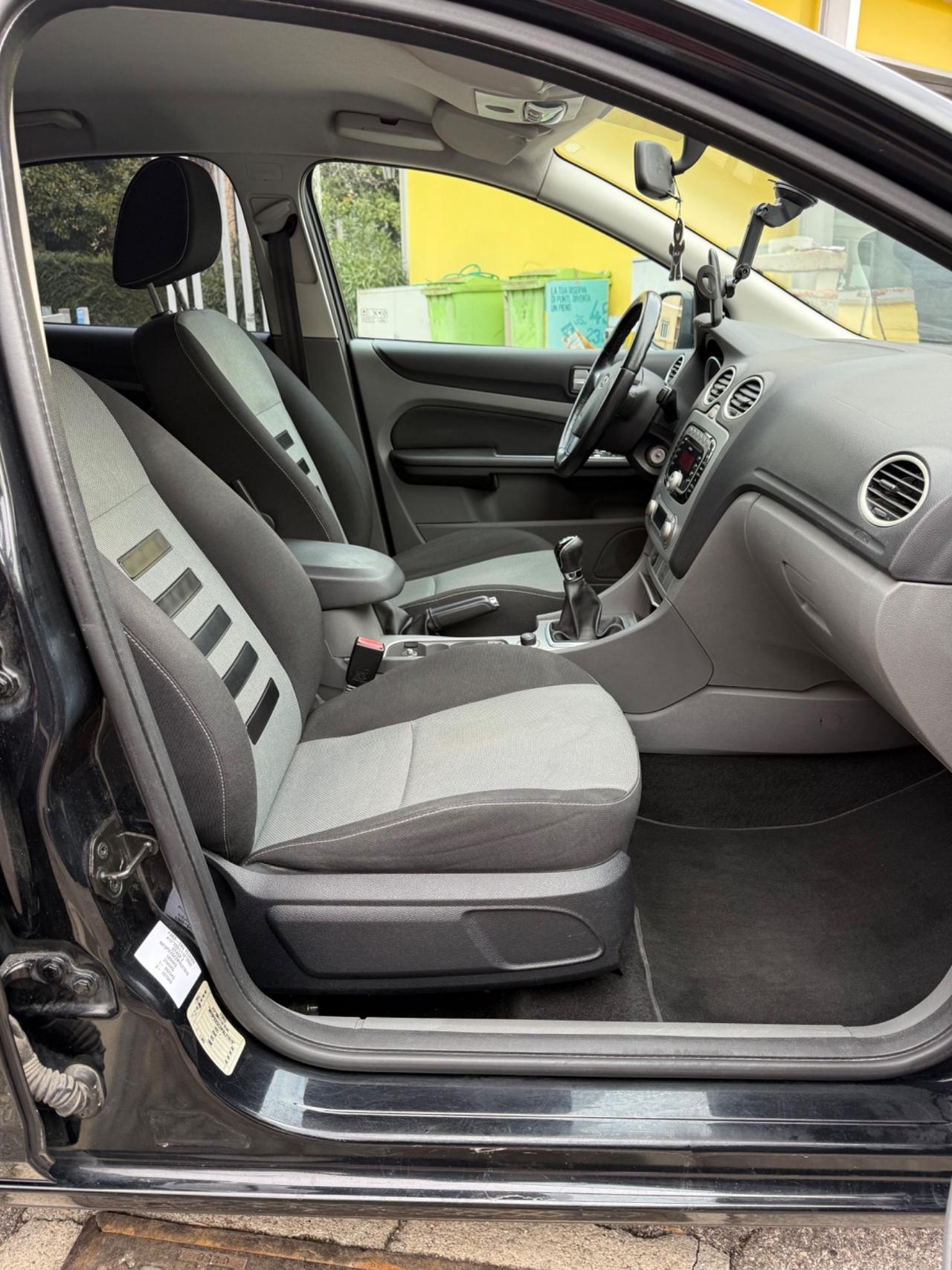 Ford Focus 1.6 (115CV) 5p. Bz.- GPL Titanium