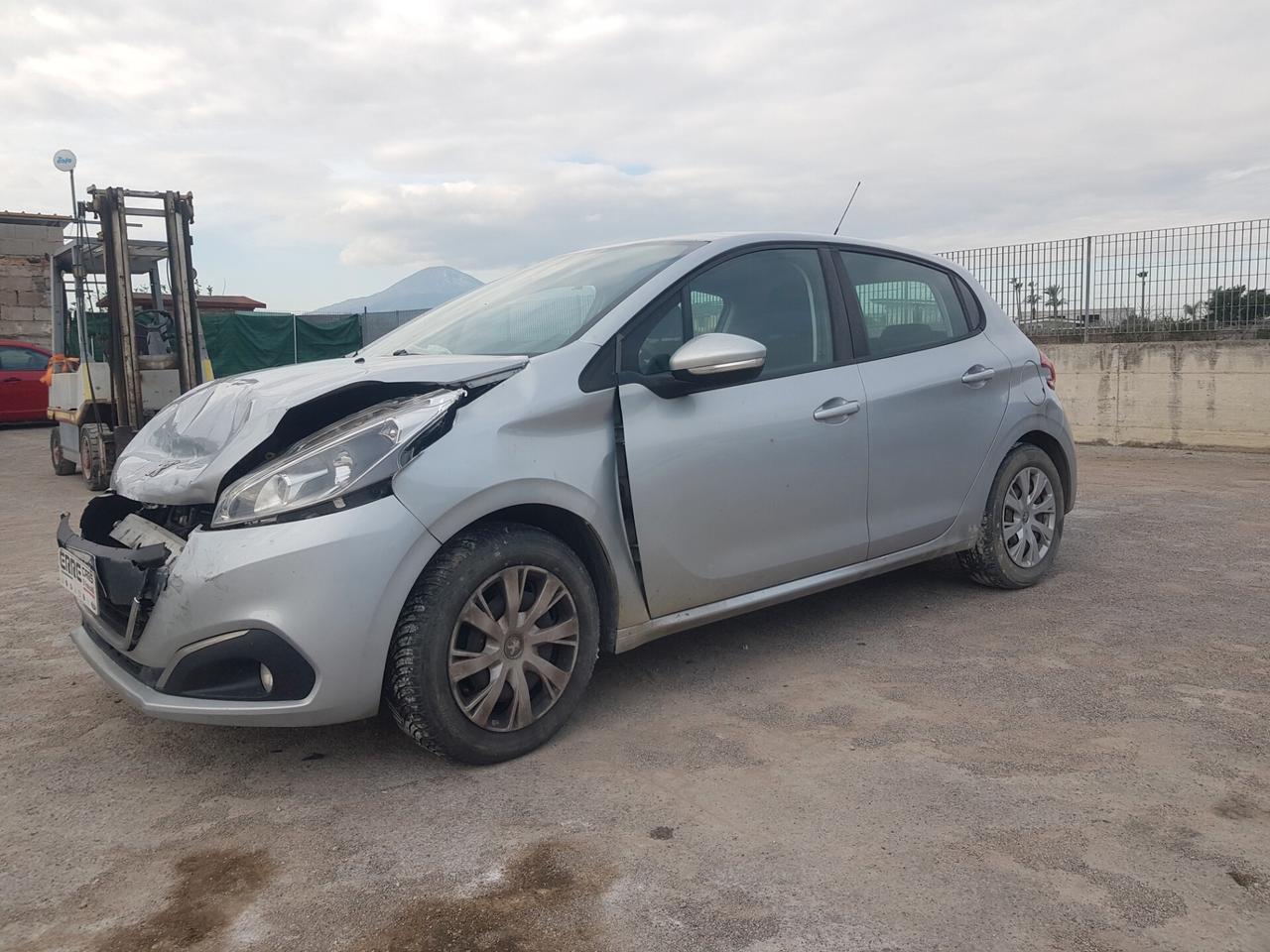 PEUGEOT 208 ANNO 2018 1.2 BENZINA *SINISTRATA