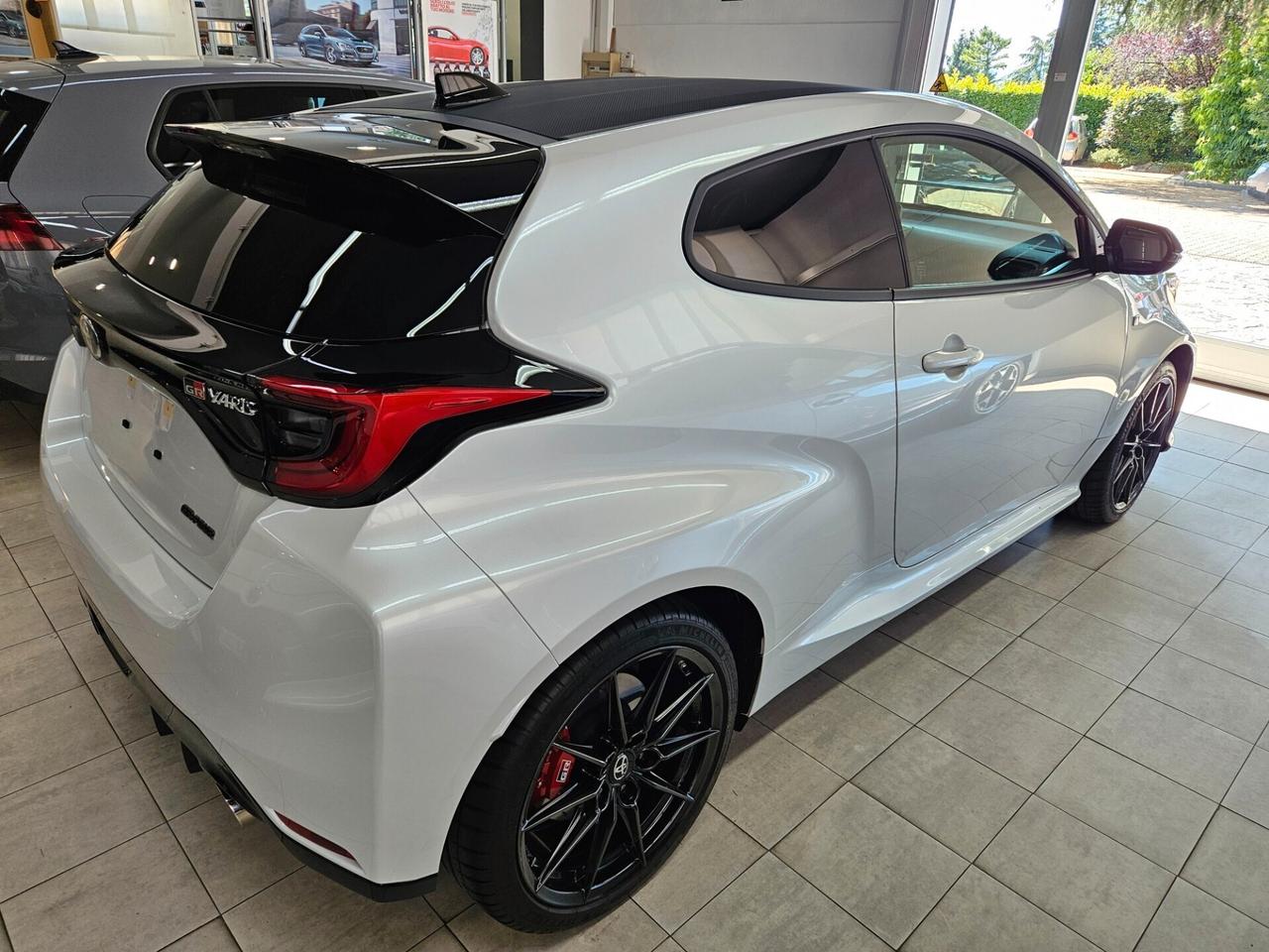 TOYOTA YARIS GR Circuit 261 CV- TRIPLE EDITION 300 ESEMPLARI