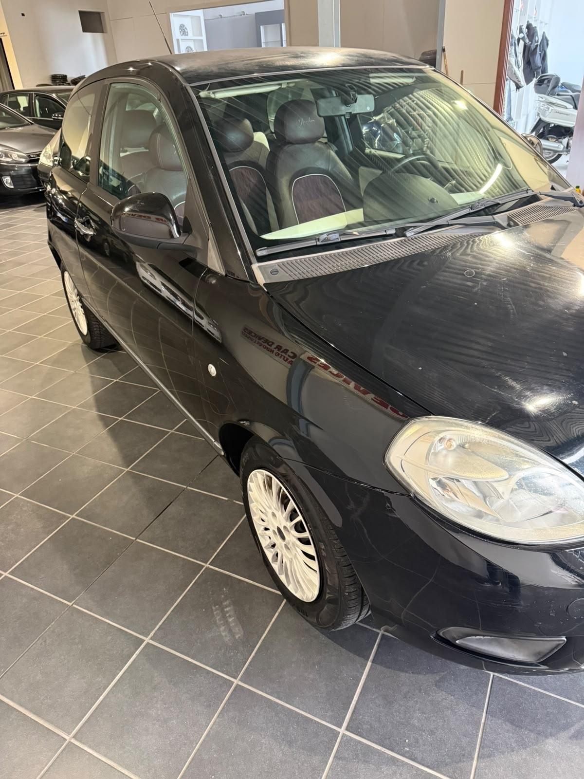 Lancia Ypsilon 1.3 MJT -NEOPATENTATI