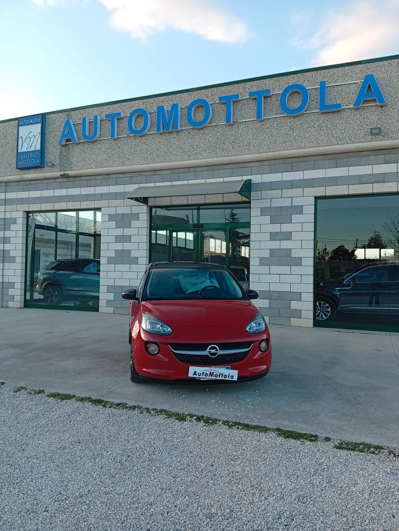 Opel Adam 1.2 70 CV Slam