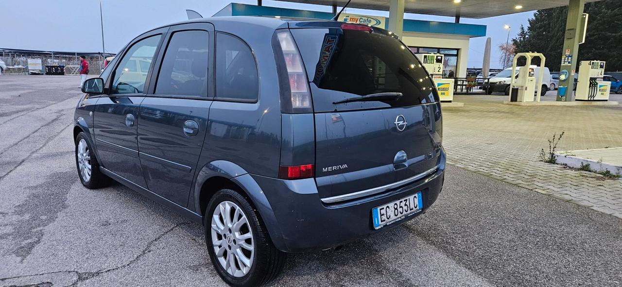 Opel Meriva 1.4 16V GPL-TECH Club