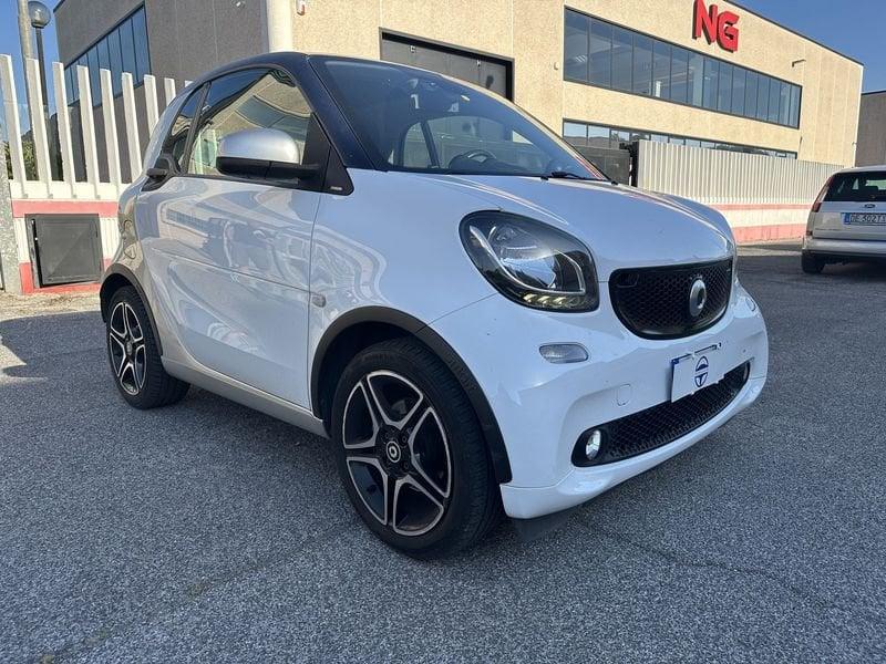 smart fortwo 1.0 52kW passion twinamic 71cv