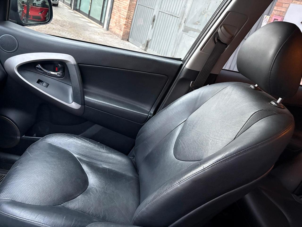 Toyota RAV 4 RAV4 2.2 D-4D 177 CV Luxury