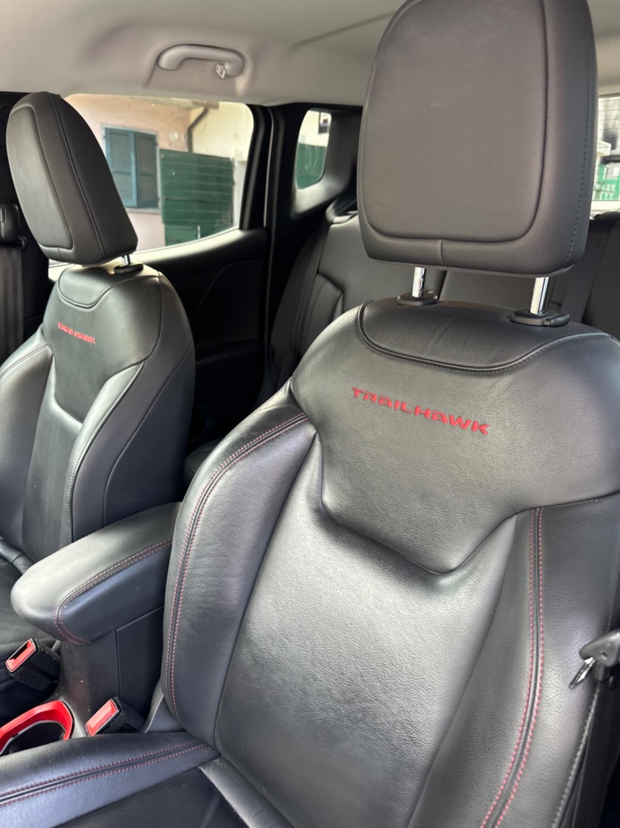 Jeep RENEGADE 2.0 MJT 4WD TRAILHAWK EU6B KMCERT