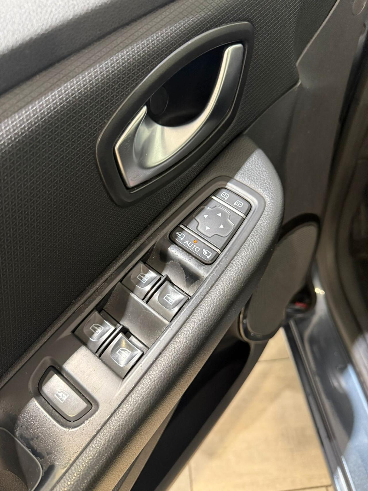 Renault Clio dCi 8V 90 CV Start&Stop 5 porte Energy Duel