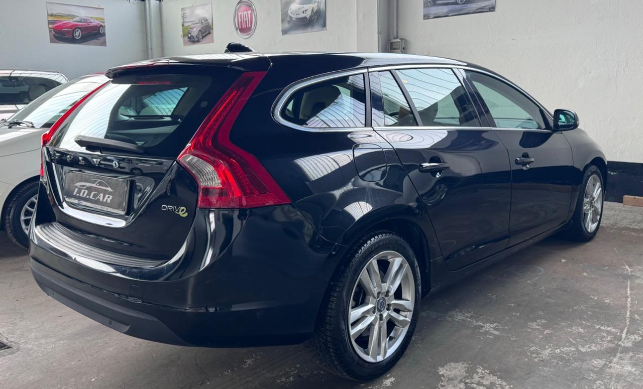 Volvo V60 D2 1.6 Powershift Summum