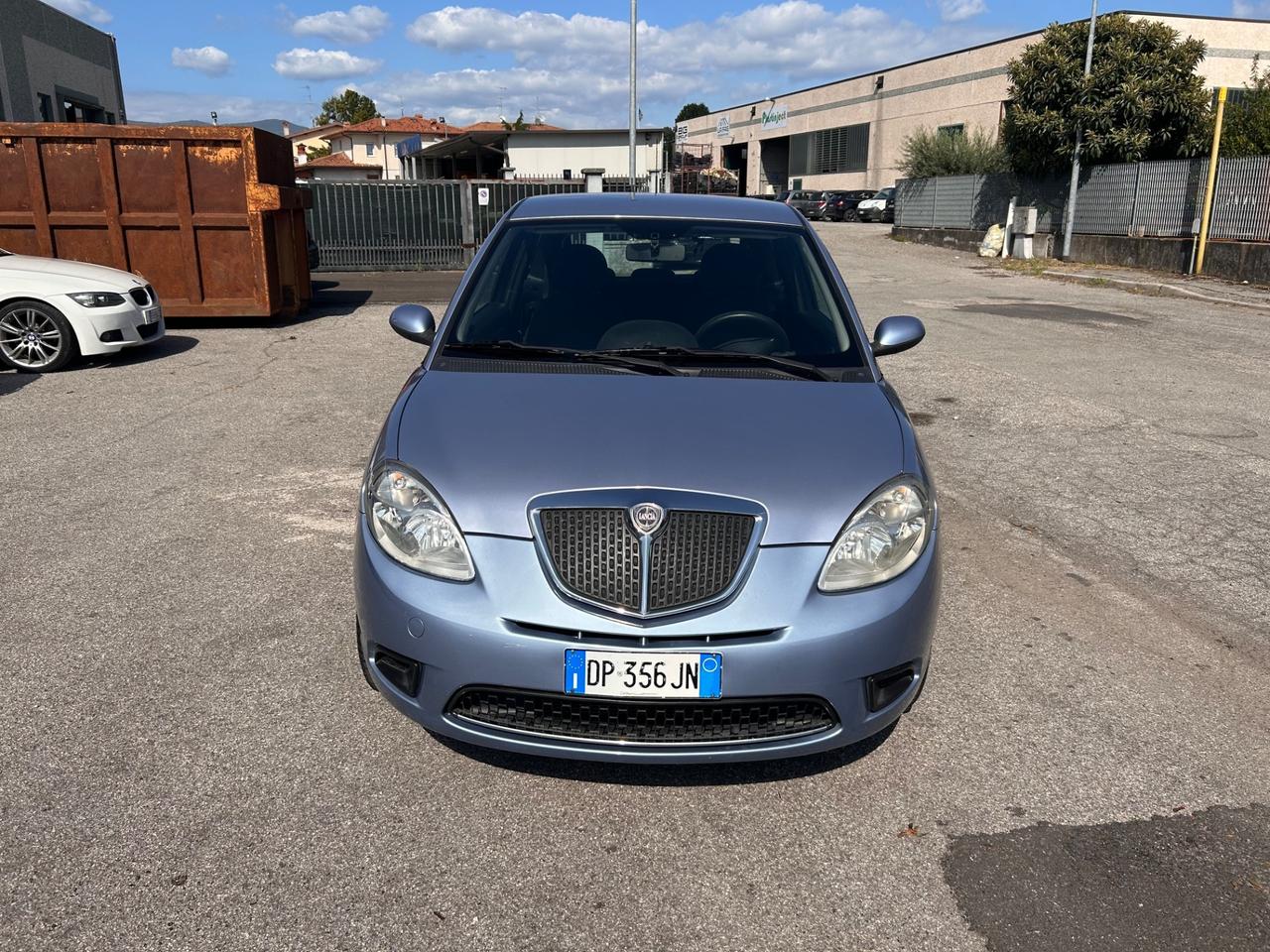 Lancia Ypsilon 1200 neopatentati