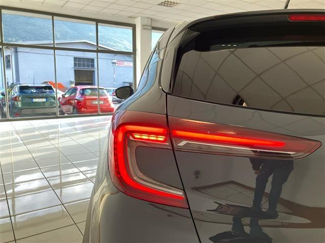 RENAULT Captur 1.6 E-Tech hybrid Intens 145cv auto