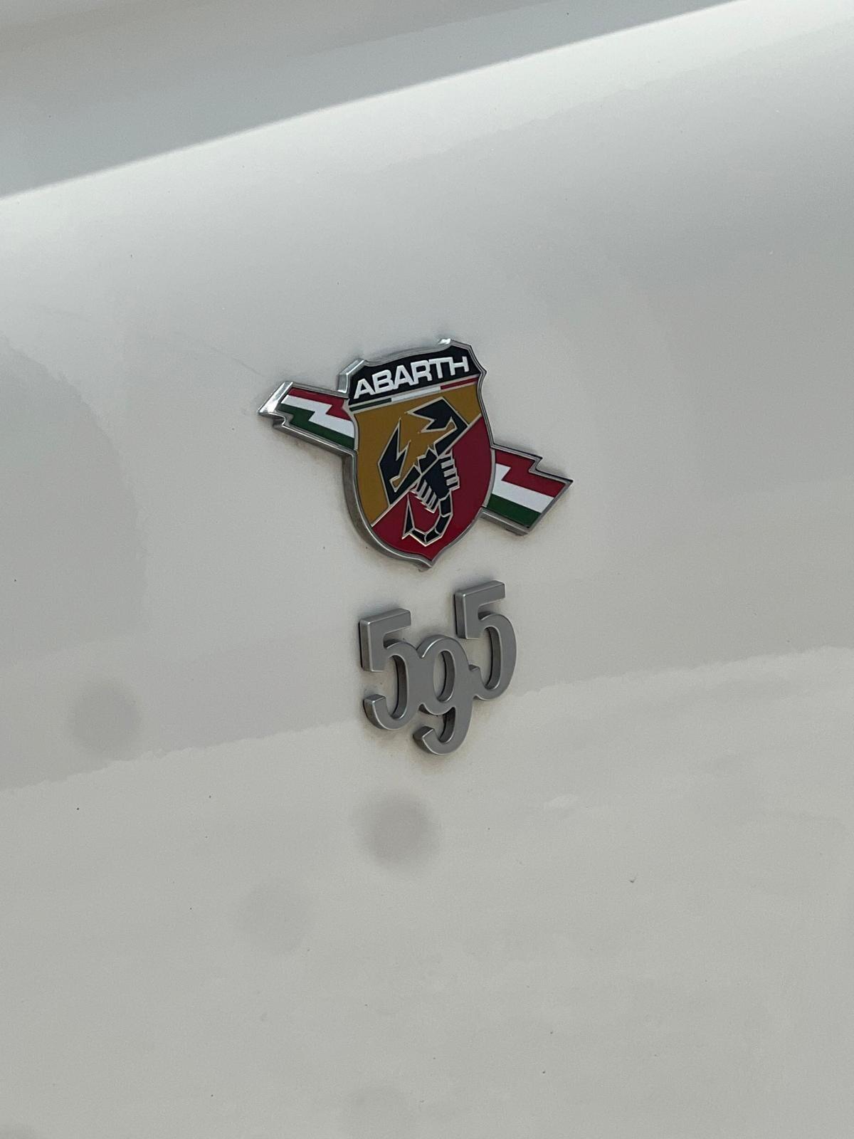 Abarth 595 1.4 Turbo T-Jet 180 CV Esseesse