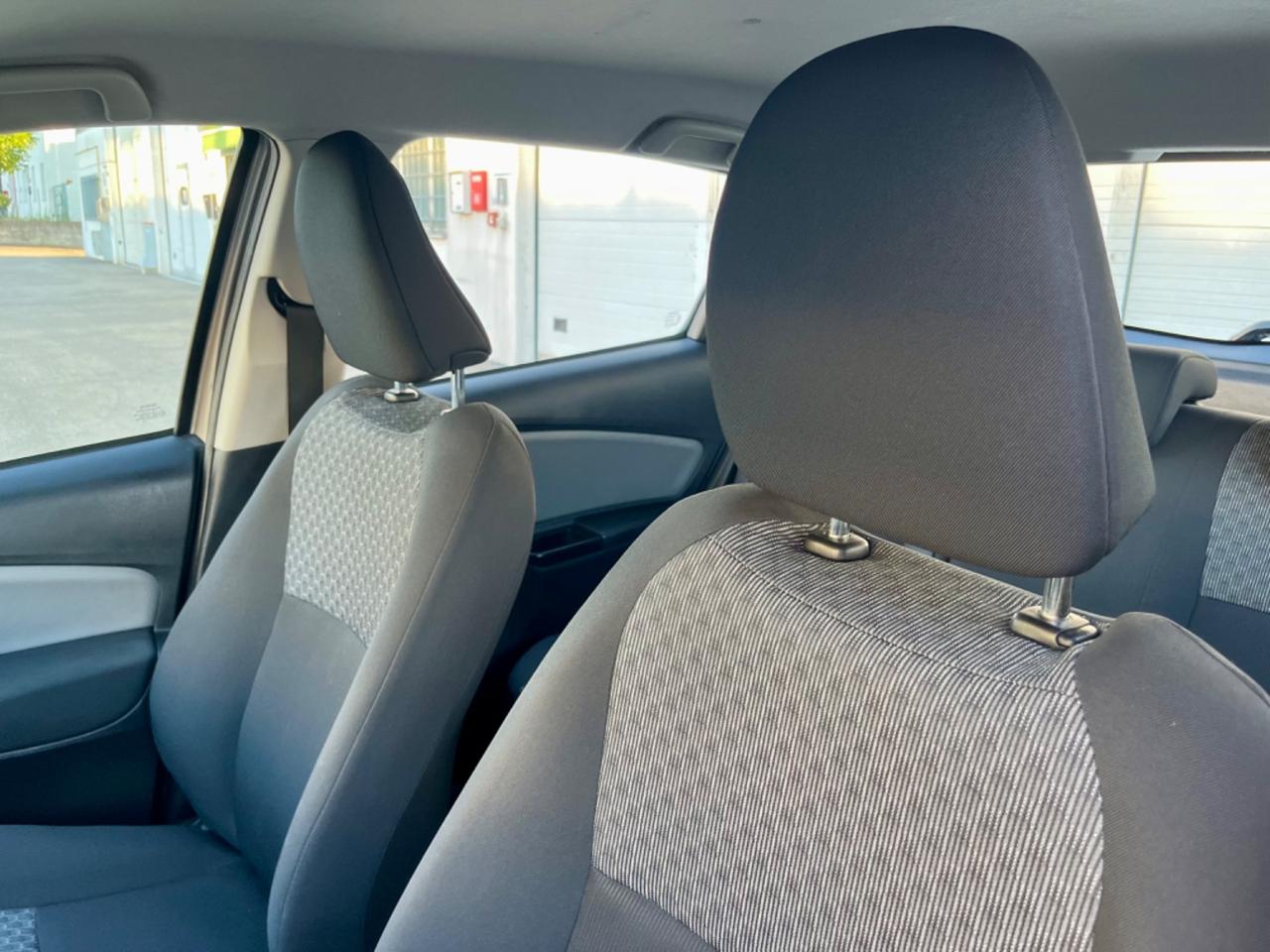 Toyota Yaris 1.0benz 2015 118.000km euro6 per neopatentati