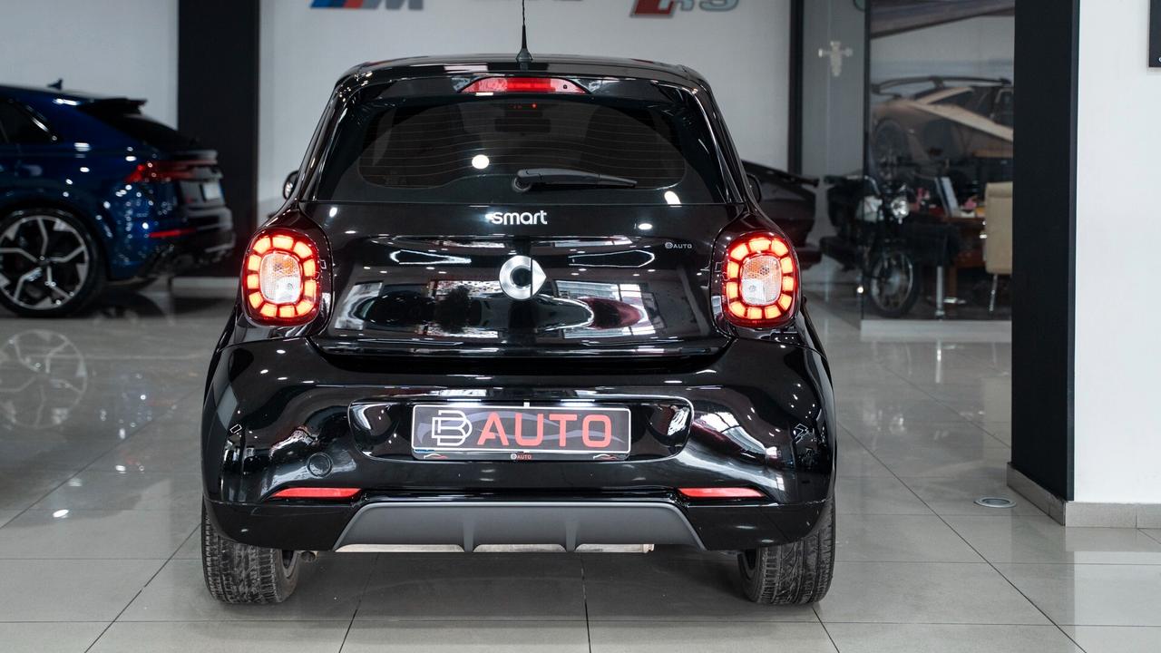 Smart ForFour 1.0 SUPERPASSION 71 CV TWINAMIC AUTO 16" LED FULL OPTIONAL