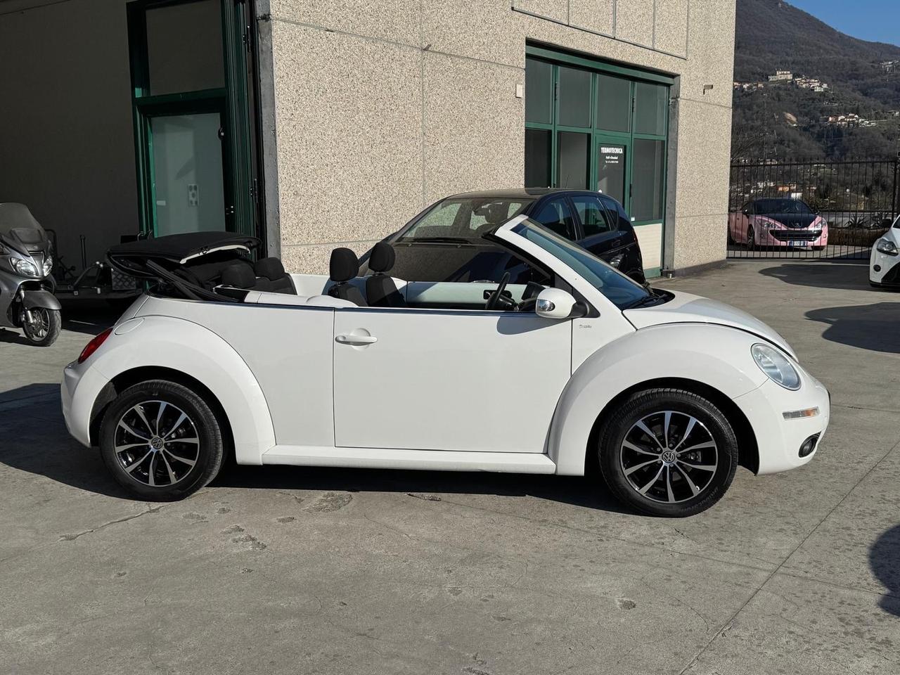 Volkswagen New Beetle 1.4 Cabrio