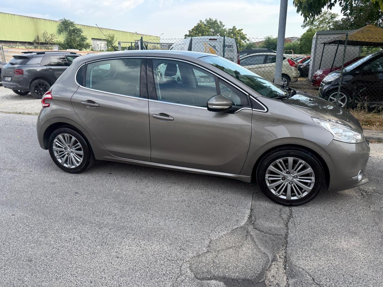 Peugeot 208 1.2 VTi 82 CV 5 porte Allure