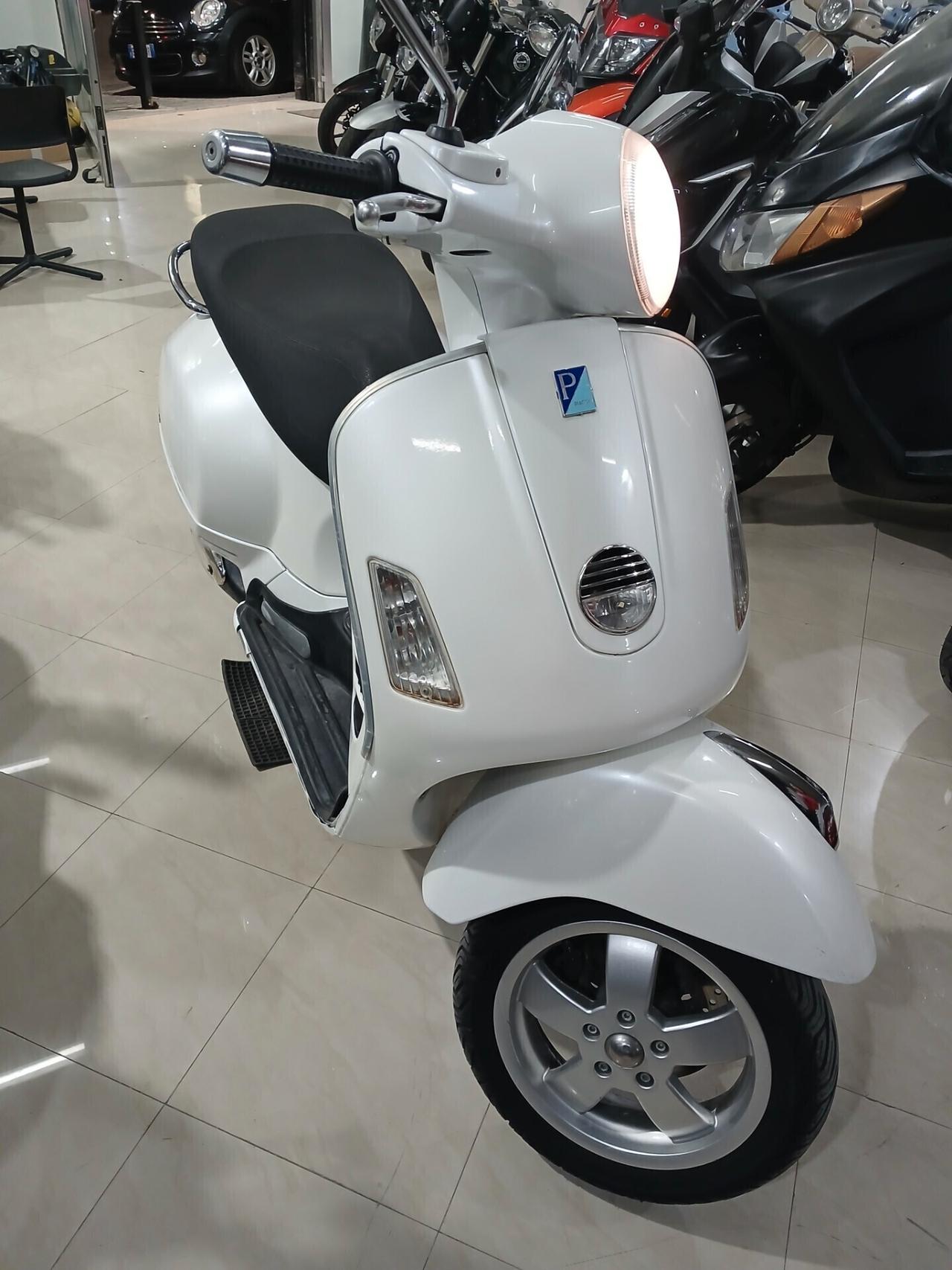 VESPA 250 GTS GARANTITA 12 MESI