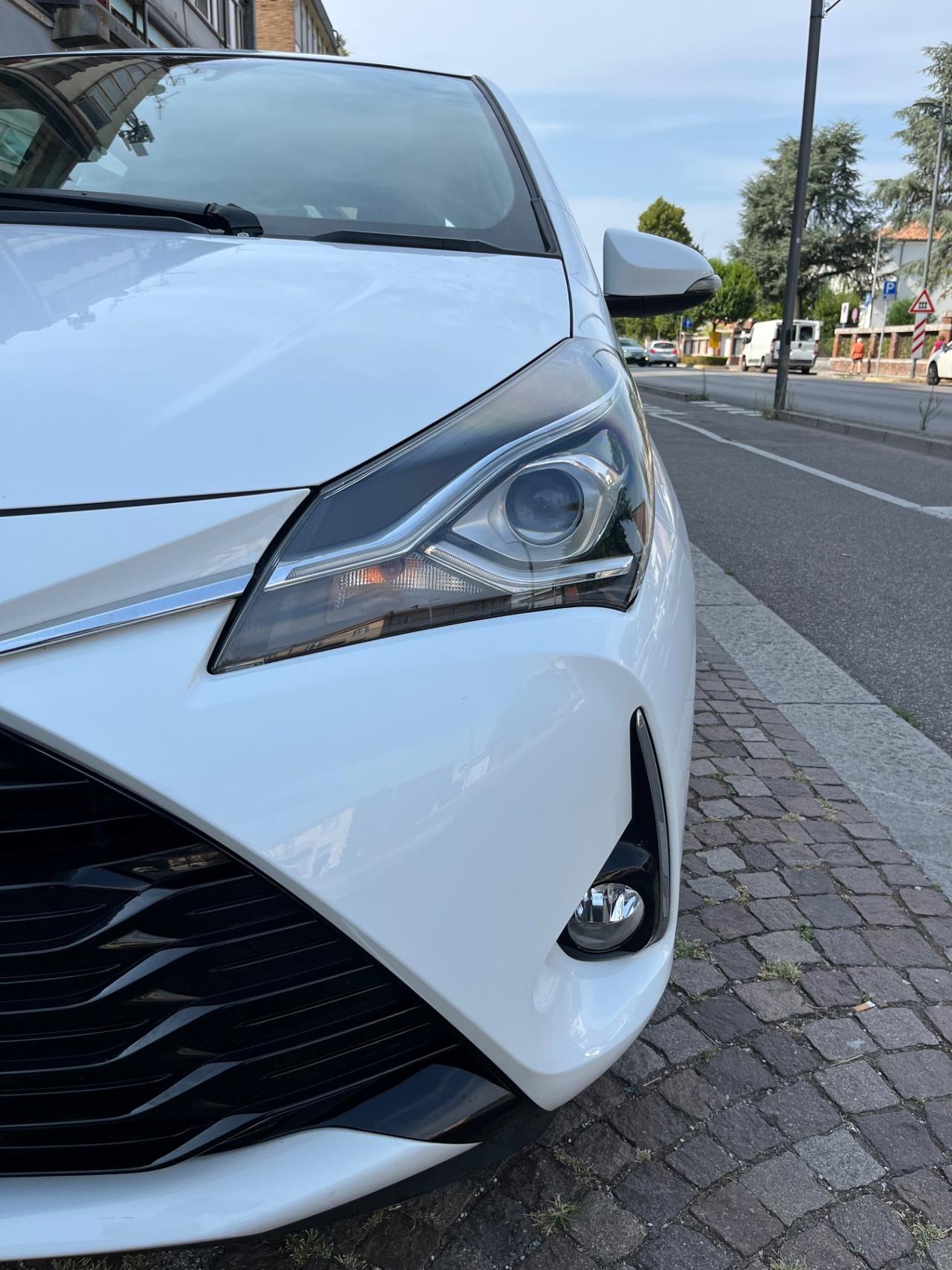 Toyota Yaris 1.5 Hybrid 5 porte Active