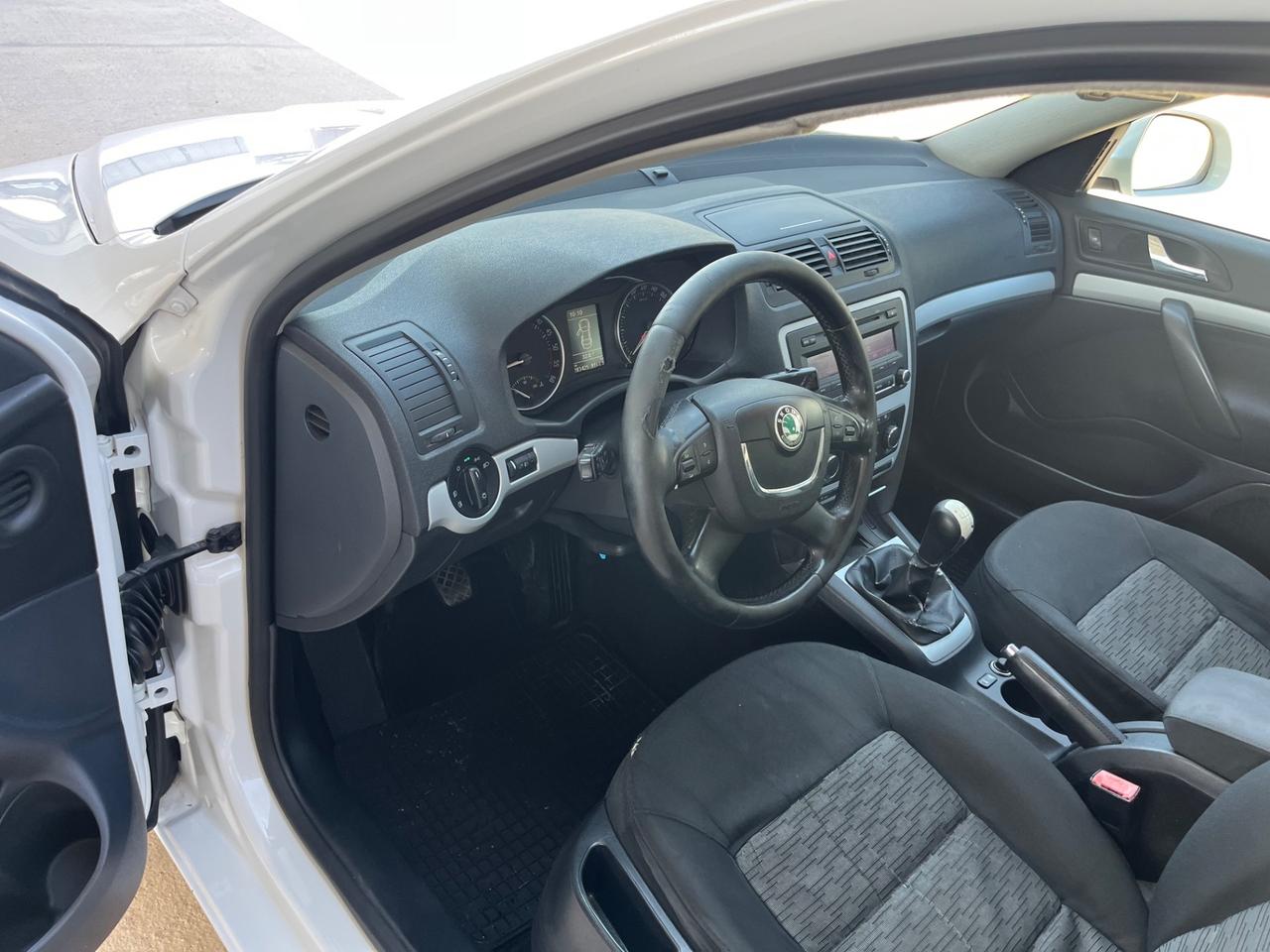Skoda Octavia 1.6 TDI CR F.AP. Wagon Ambition