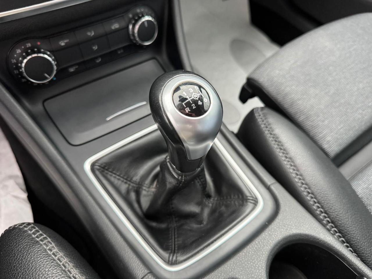 Mercedes-Benz GLA 200 d Sport Navi Pelle Pdc Retrocamera Uniprop