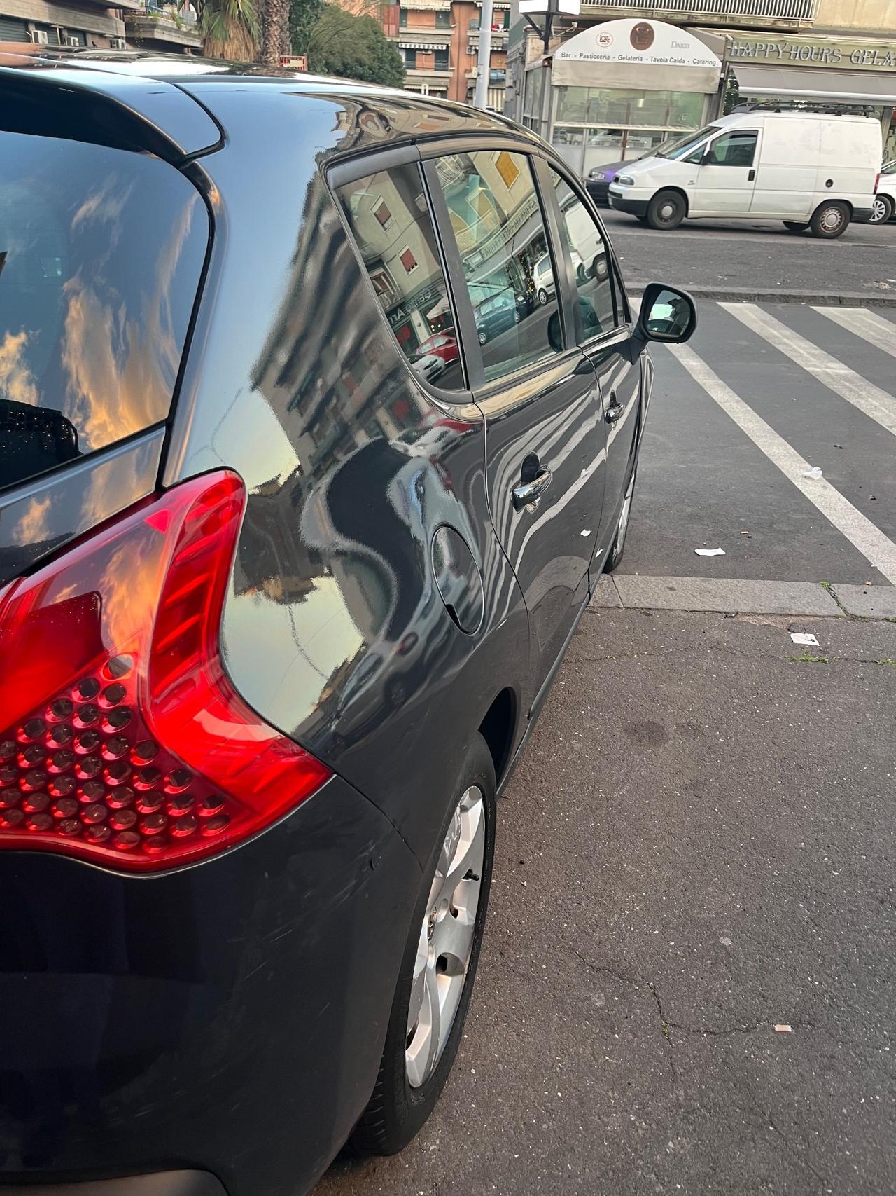 Peugeot 3008 1.6 HDi 110CV cambio robotizzato Outdoor