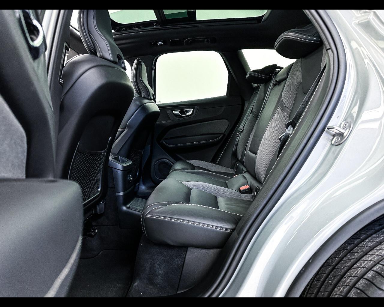 VOLVO XC60 (2017-->) - XC60 T6 Plug-in hybrid AWD automatico Core