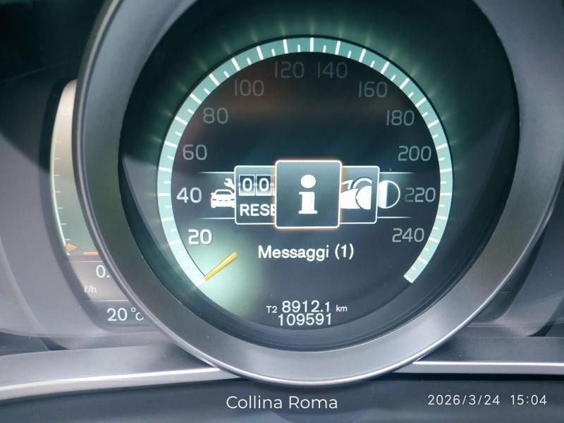 Volvo V40 D2 Powershift Momentum