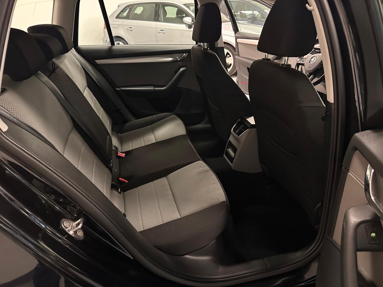 SKODA OCTAVIA 1.6 TDI SW CAMBIO MANUALE