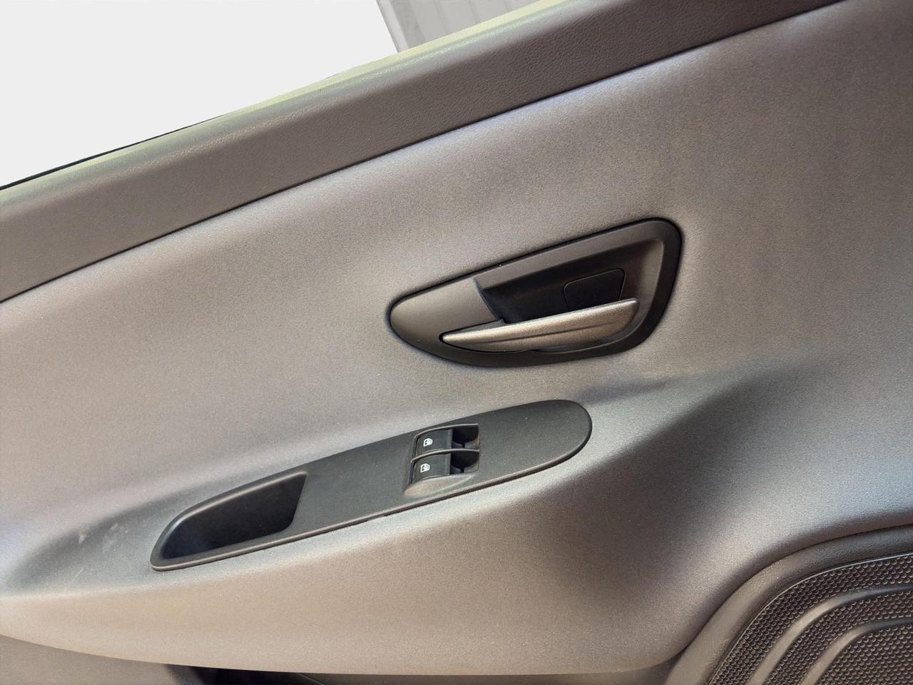 Lancia Ypsilon 1.2 Silver 69cv