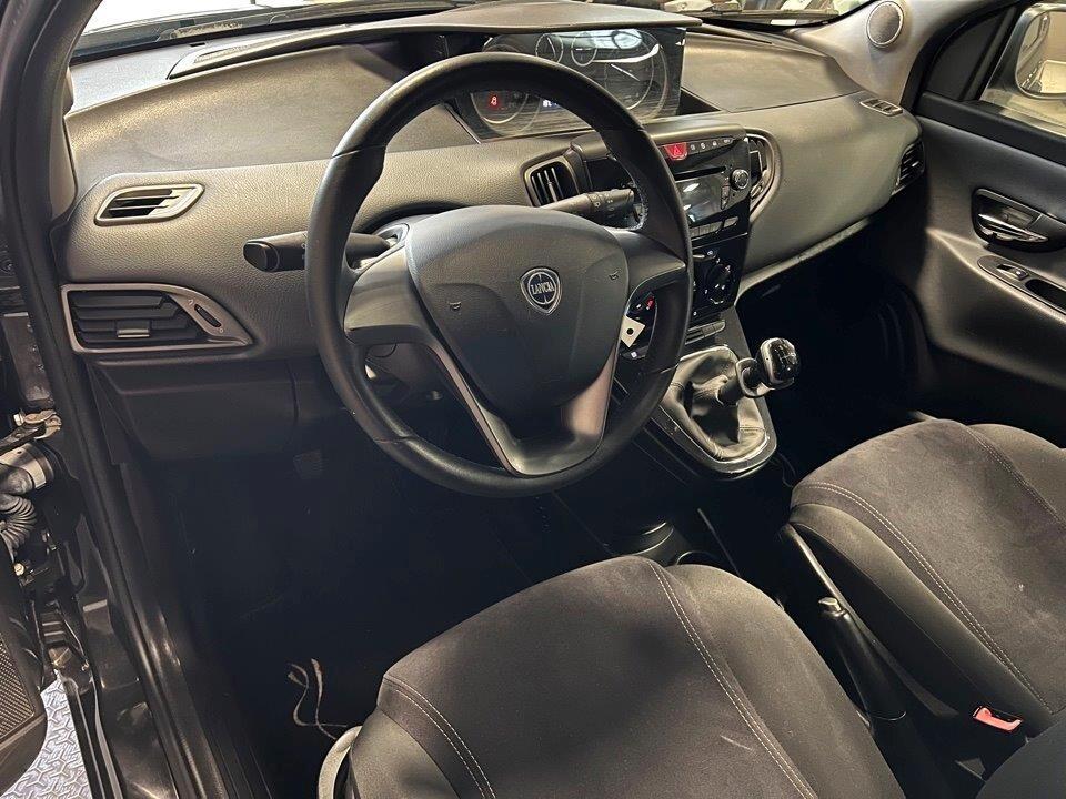Lancia Ypsilon 1.2 Silver