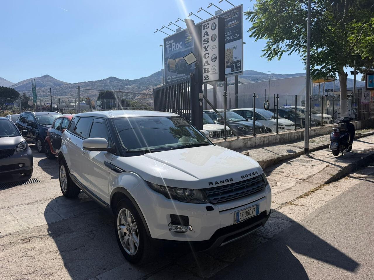 Land Rover Range Evoque 2.2 TD4 5p. Pure