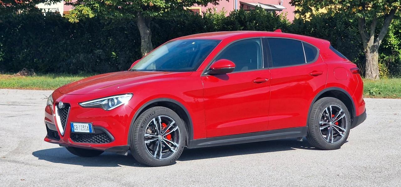 Alfa Romeo Stelvio 2.2 Turbodiesel 160 CV AT8 RWD
