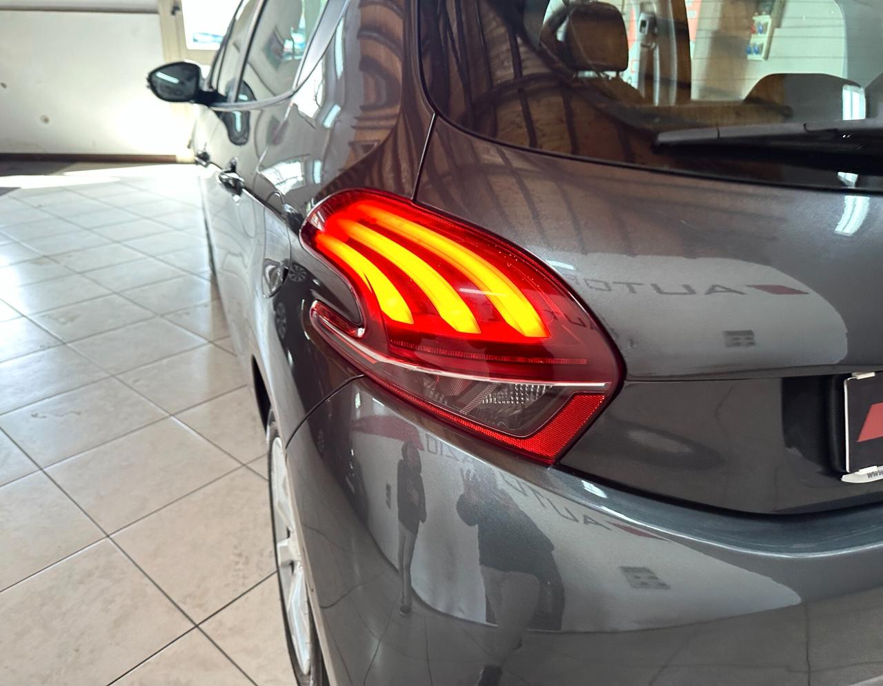 Peugeot 208 1.4 HDi 68 CV 5 porte Business