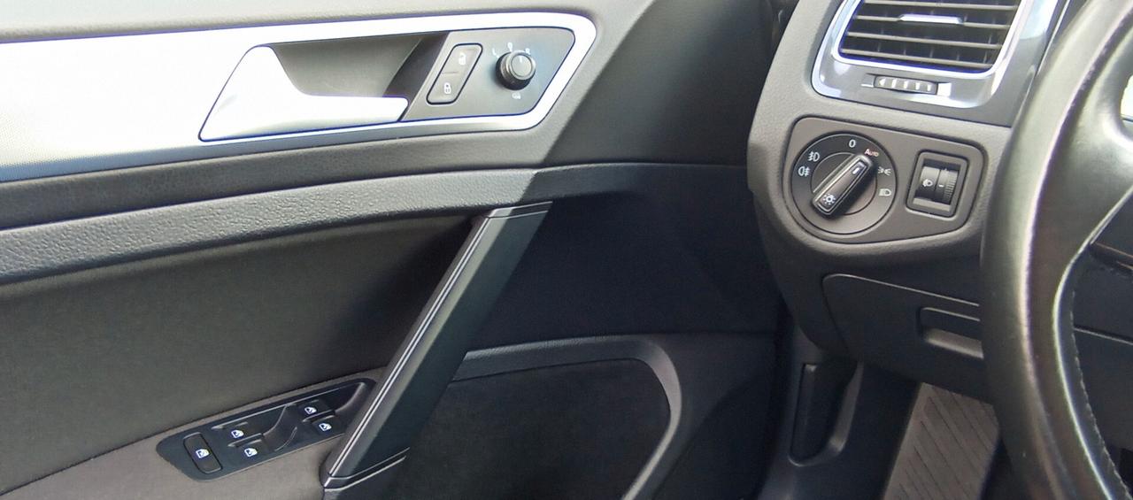 Volkswagen Golf 7.5 1.6 TDI 115 CV-Garanzia-Neopatentati