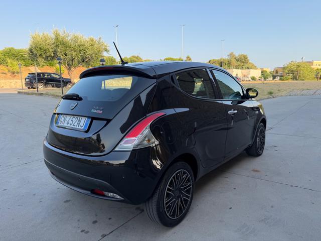 LANCIA Ypsilon GOLD+NAVI CARPLAY+SENSORI+LED