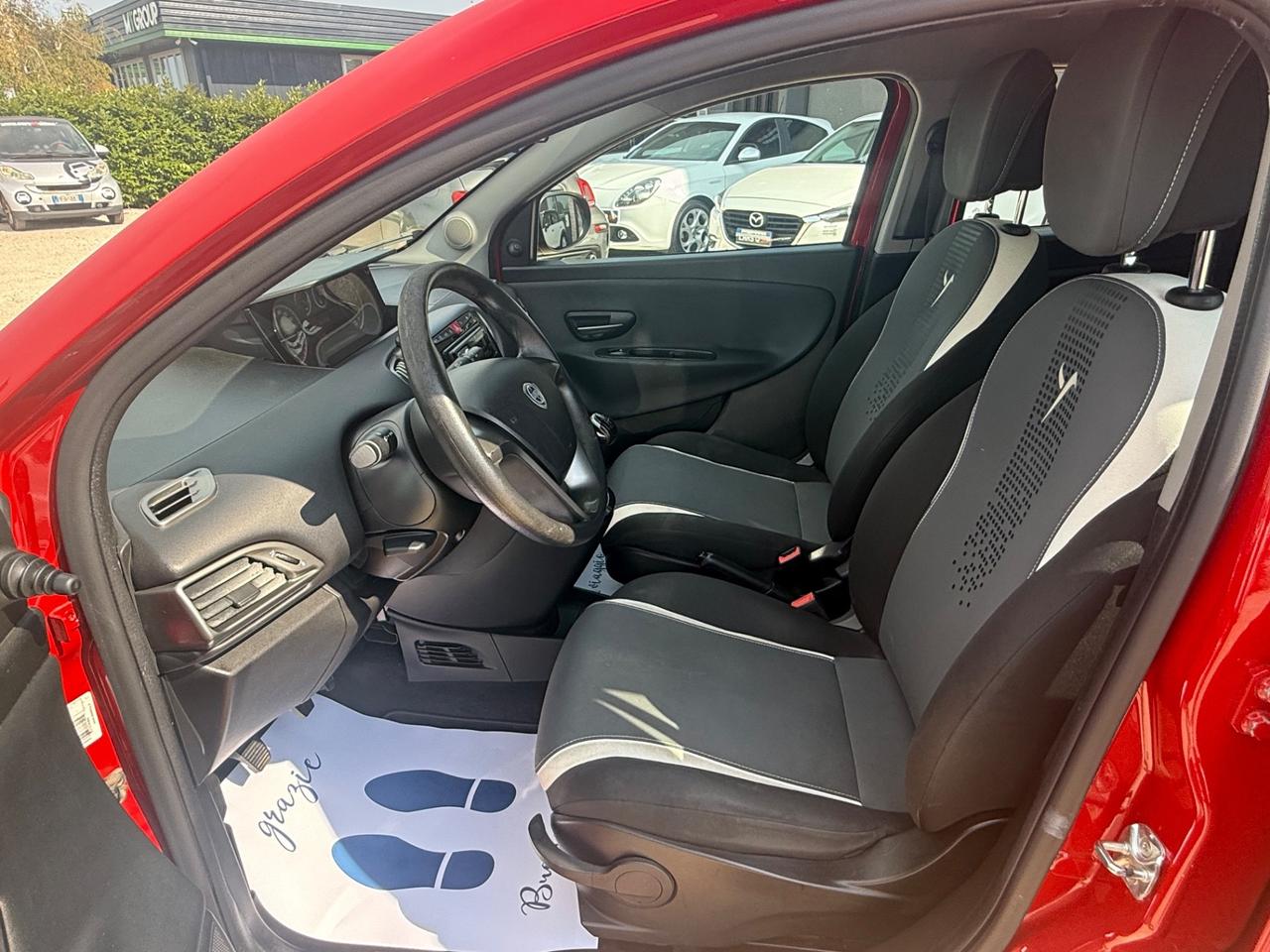 Lancia Ypsilon 1.2 69 CV 5 porte Elefantino