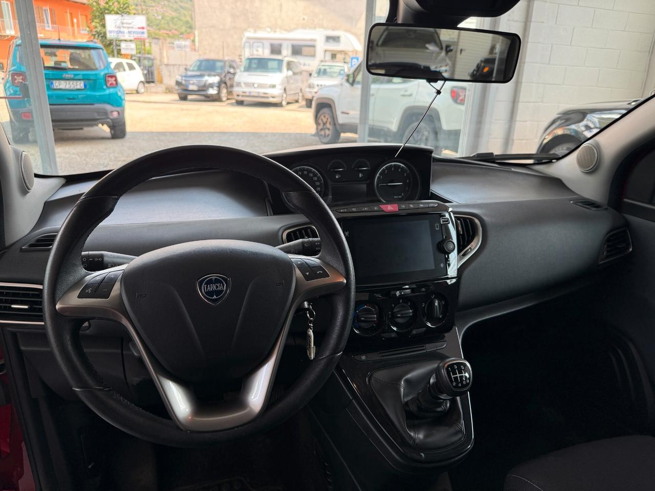 Lancia Ypsilon 1.0 FireFly 5 porte S&S Hybrid Ecochic Gold