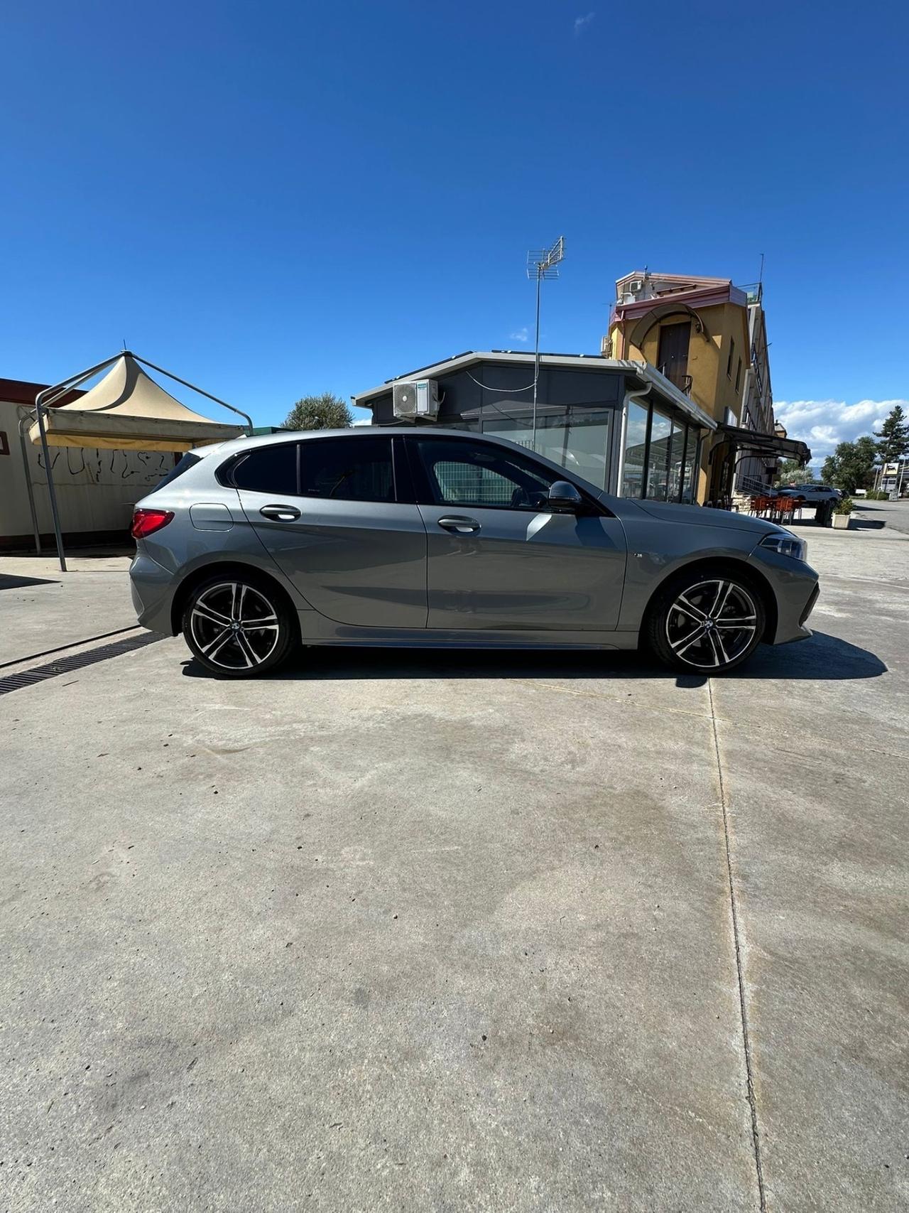 Bmw 118 118d 5p. Msport
