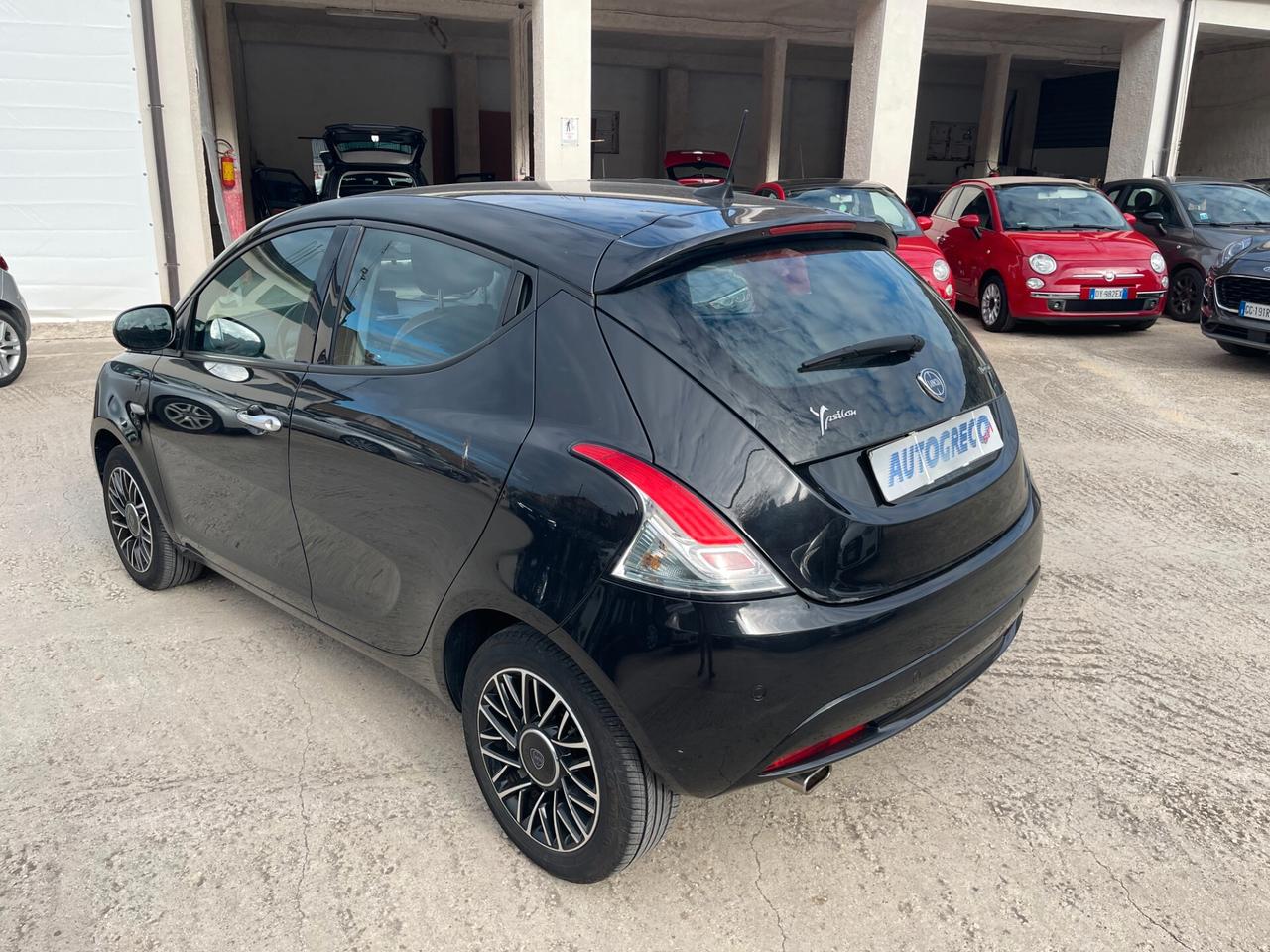 Lancia Ypsilon 1.0 FireFly 5 porte S&S Hybrid Ecochic Gold