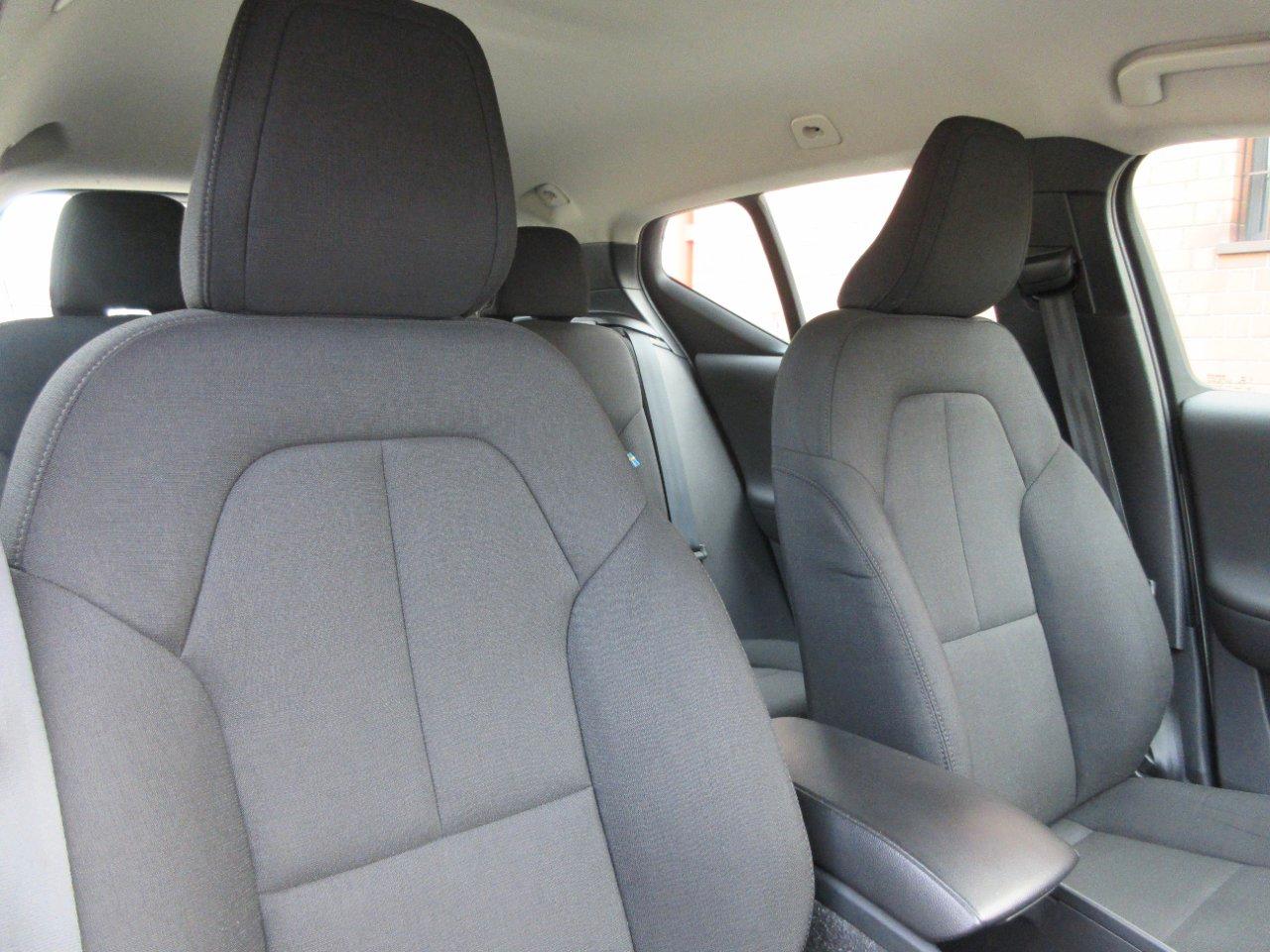 Volvo XC40 2.0 d3 Momentum Core auto
