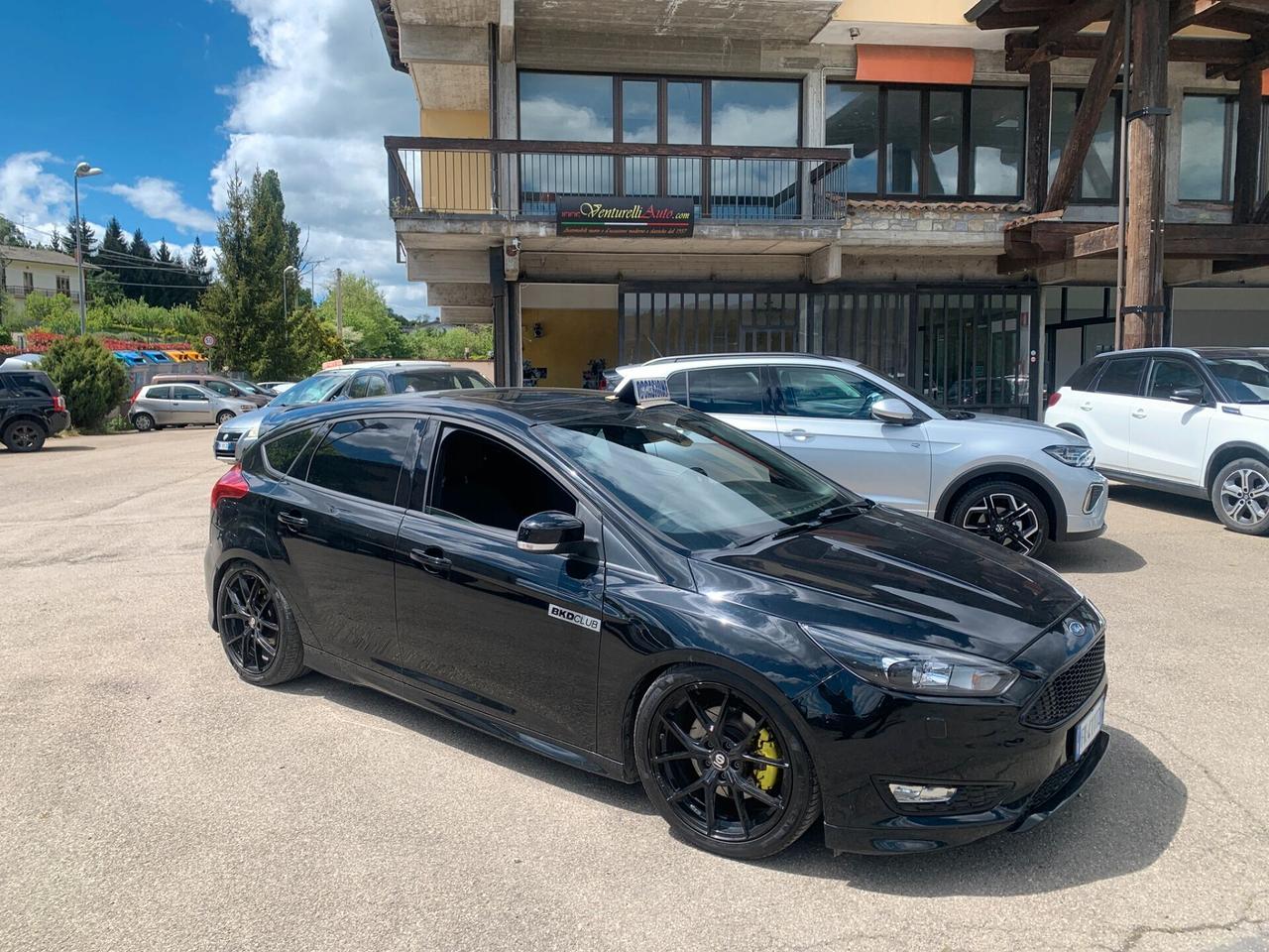 Ford Focus ST Line sport - full optional - 159500 km - anno 2017 - tagliandata - in ottimo stato - accessori