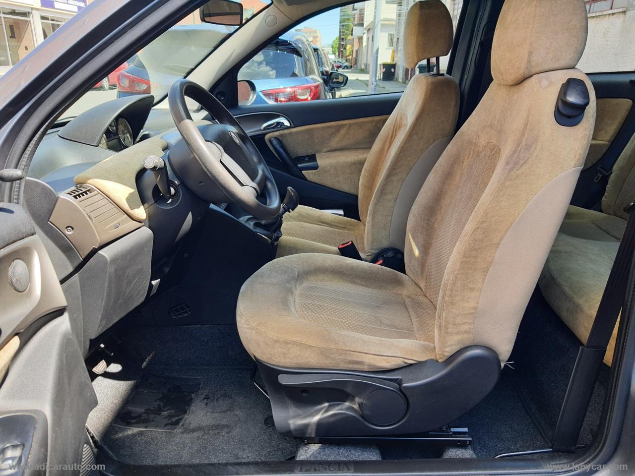 LANCIA Ypsilon 1.2