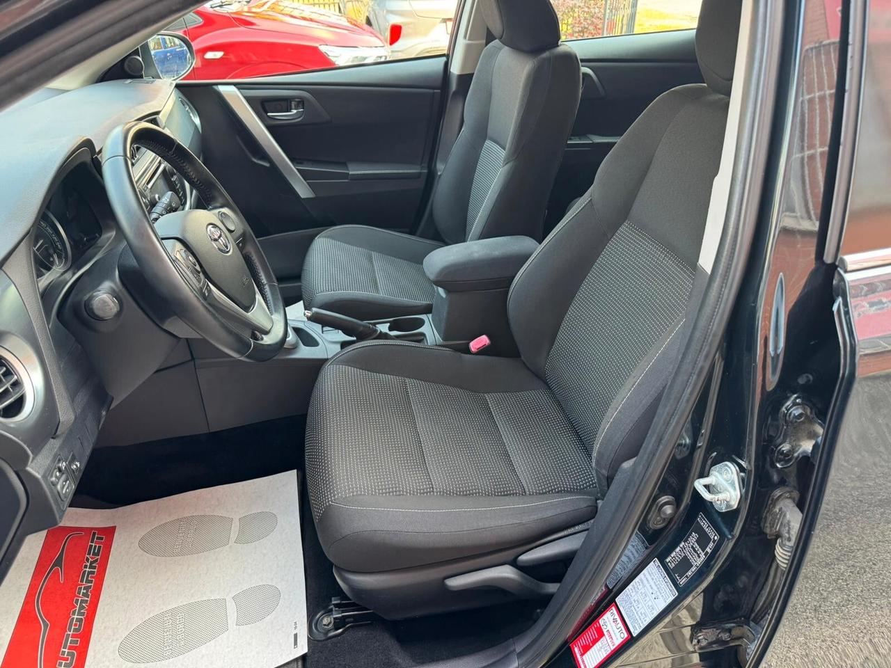 Toyota Auris Touring Sports 1.8 Hybrid Lounge