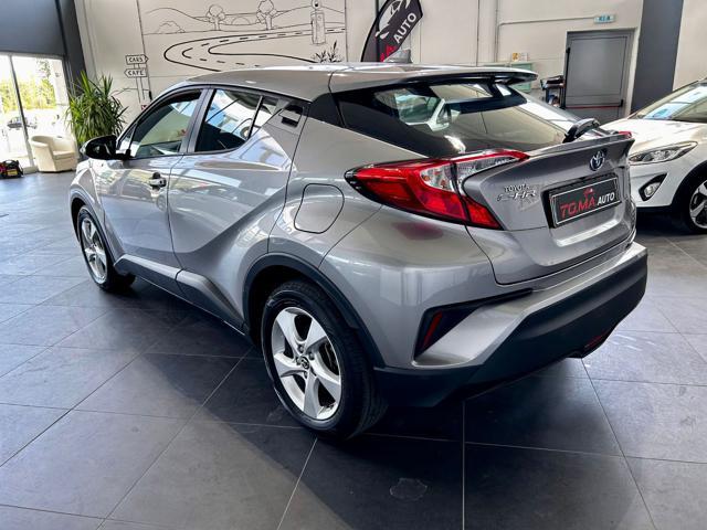 TOYOTA C-HR 1.8 Hybrid E-CVT Business