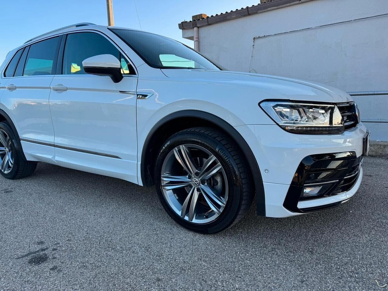 Volkswagen Tiguan 2.0 TDI SCR DSG 4MOTION Executive R-Line BMT