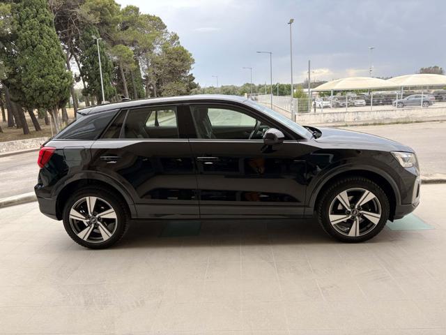 AUDI Q2 30 TDI S tronic Admired Advanced COCKPIT