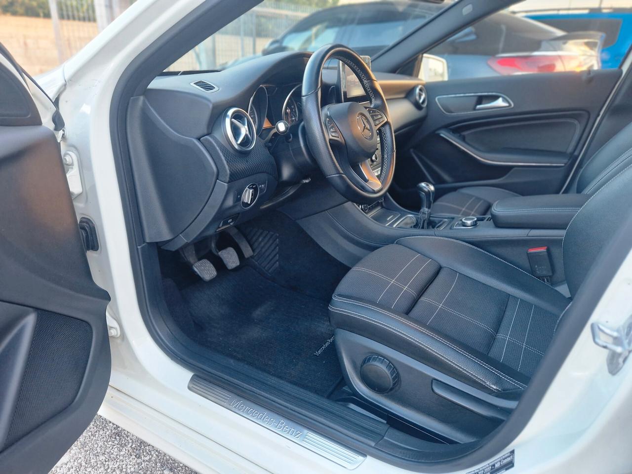 Mercedes-benz A 200 d Premium