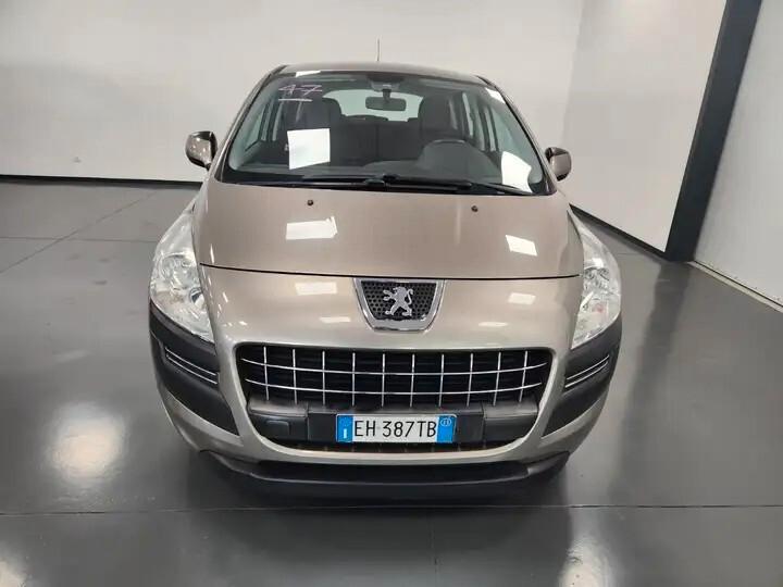 Peugeot 3008 1.6 HDi 112CV cambio robotizzato Business