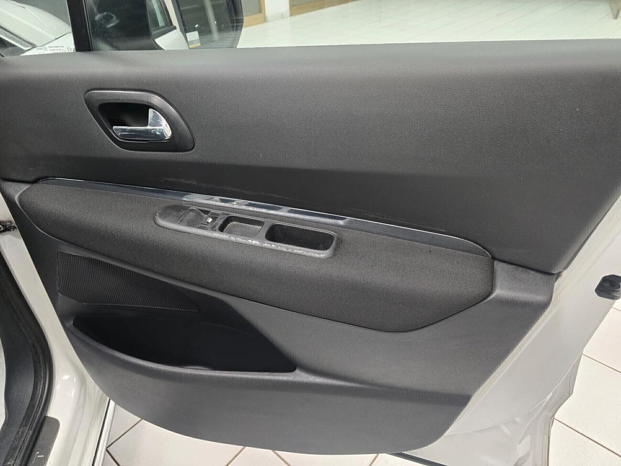 Peugeot 3008 1.6 HDi 110CV Outdoor