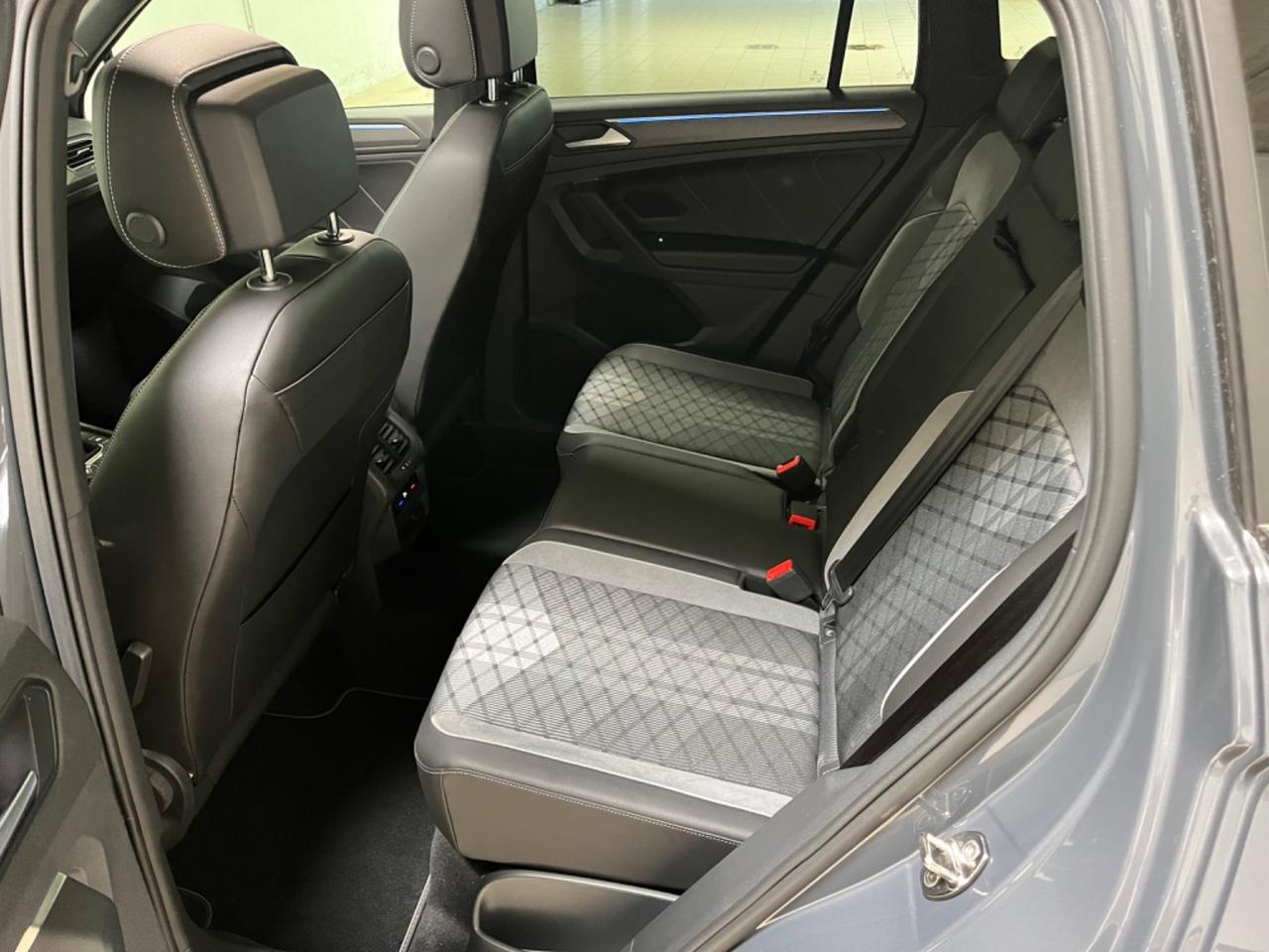 Volkswagen Tiguan 2.0 DSG R-Line *tetto panoramico