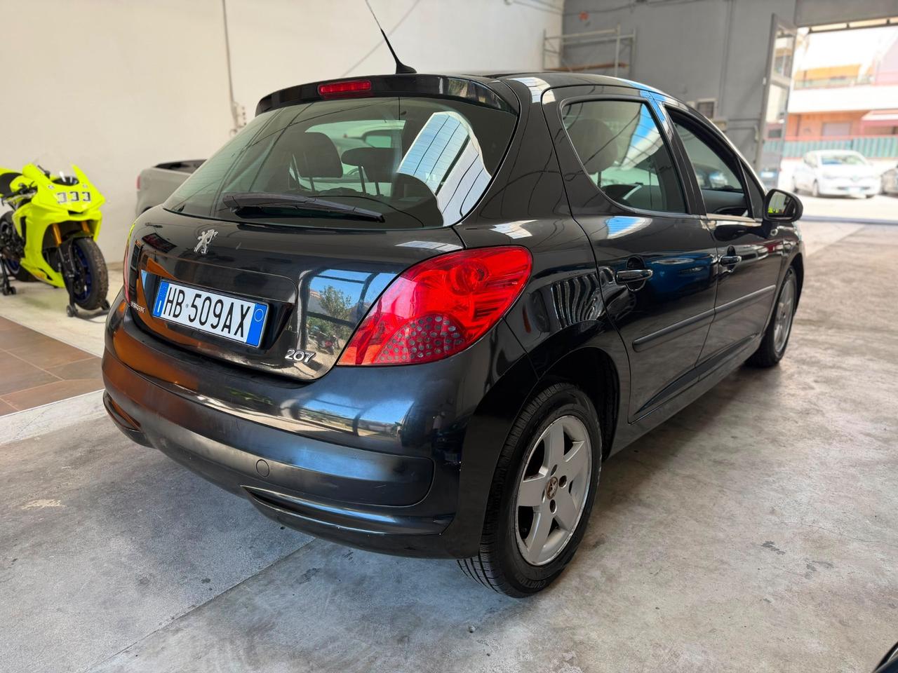 Peugeot 207 1.4 8V 75CV 3p. X Line